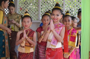 Văn hóa chào hỏi của người Lào