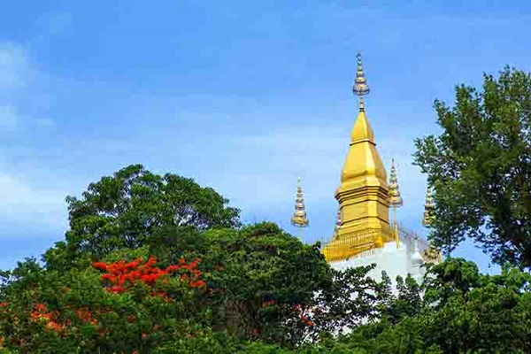 Núi Phou Si là một điểm du lịch nổi tiếng ở Luông Pha Băng
